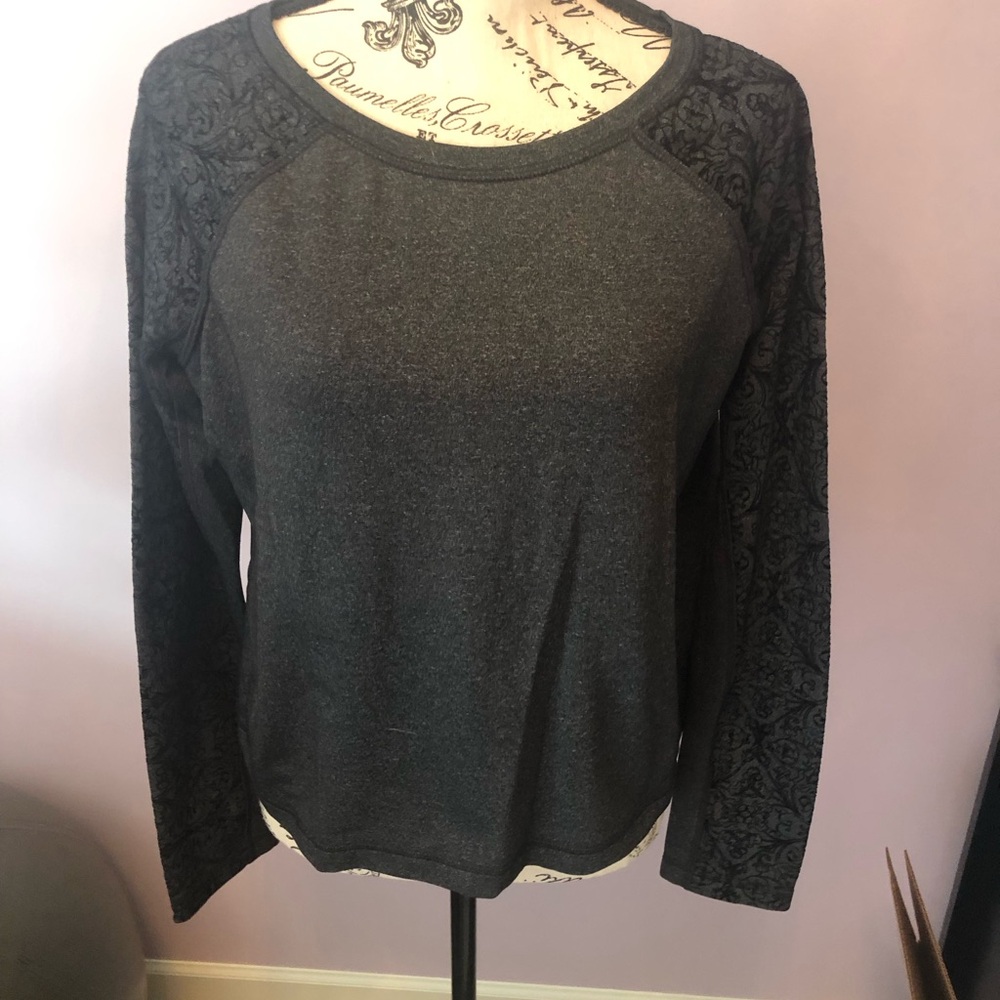 Calia ladies size medium long sleeve black and grey shirt like new - Picture 2 of 10